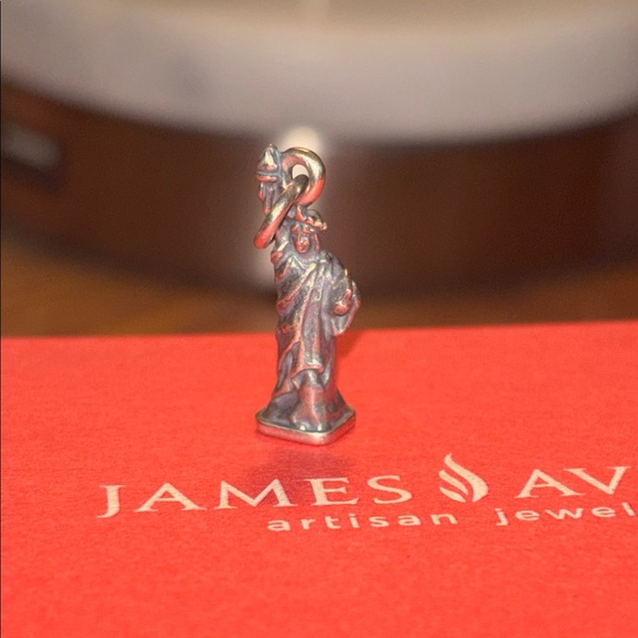 Retired James Avery Statue of Liberty Sterling Silver Charm new never worn! - Picture 2 of 5